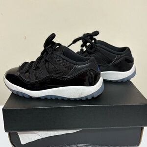 Jordan Black Sneakers Air 11 Low